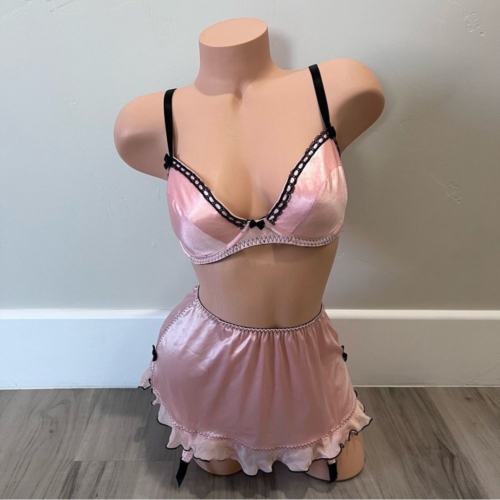 NWT Victoria&rsquo;s Secret y2k vintage Peach black Bra garter thong Skirt Set Sz36C L