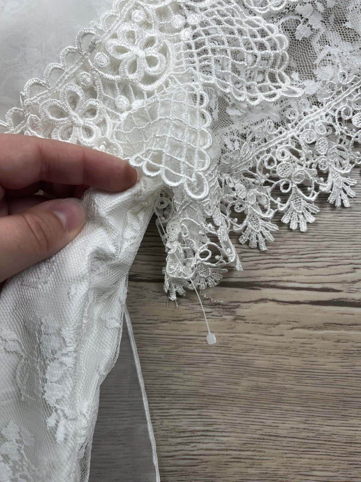 Scott McClintock White Lace Bridal Gown 8 V Neck Flutter Slv Wedding Dress