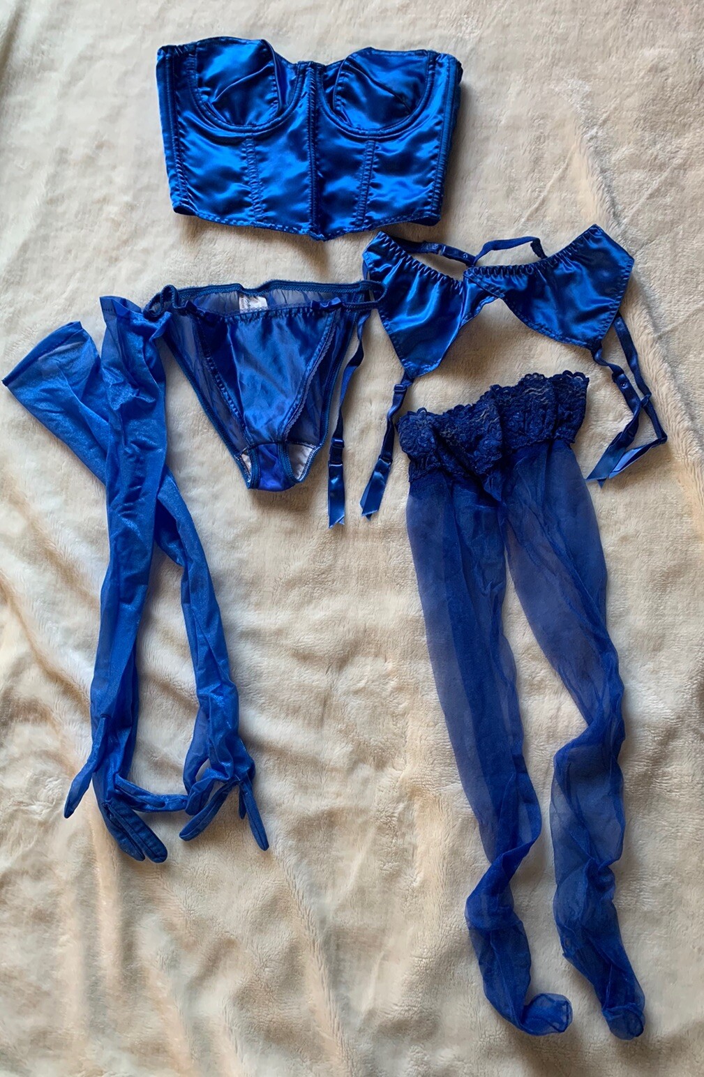 Vintage UNDERCOVER WEAR Bustier/Corset Garter Panty Gloves Stockings 34B NWOT