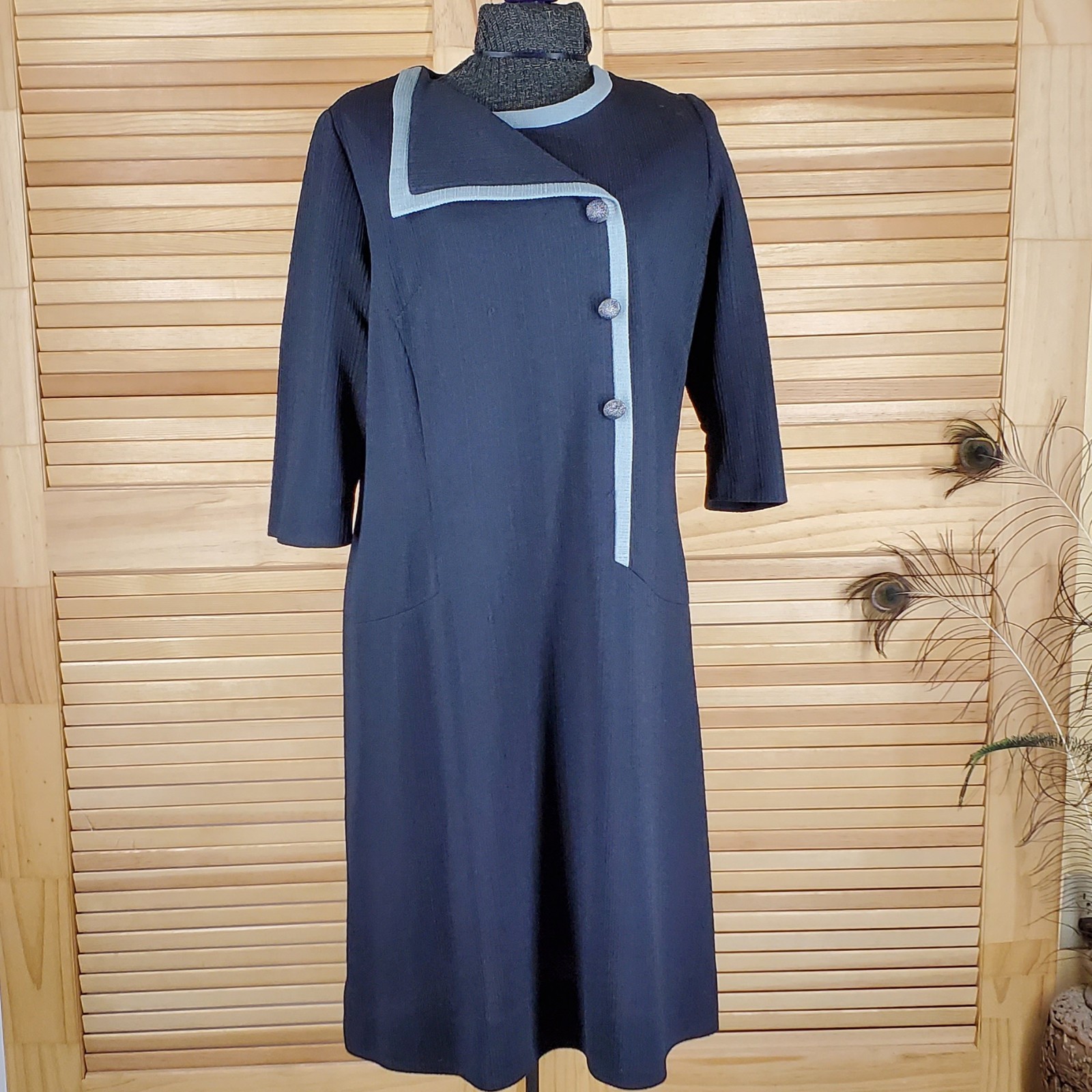Vtg 60s black shift dress Size L chest 22 step in design long back zipper Union