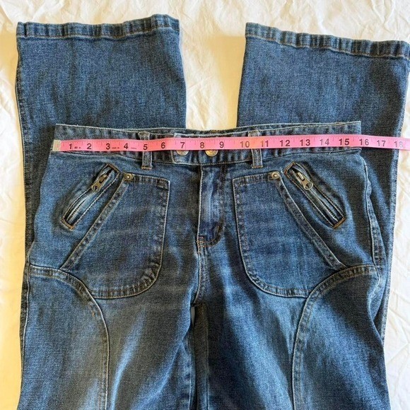 Guess Vintage bootcut jeans mid to low rise Size 32