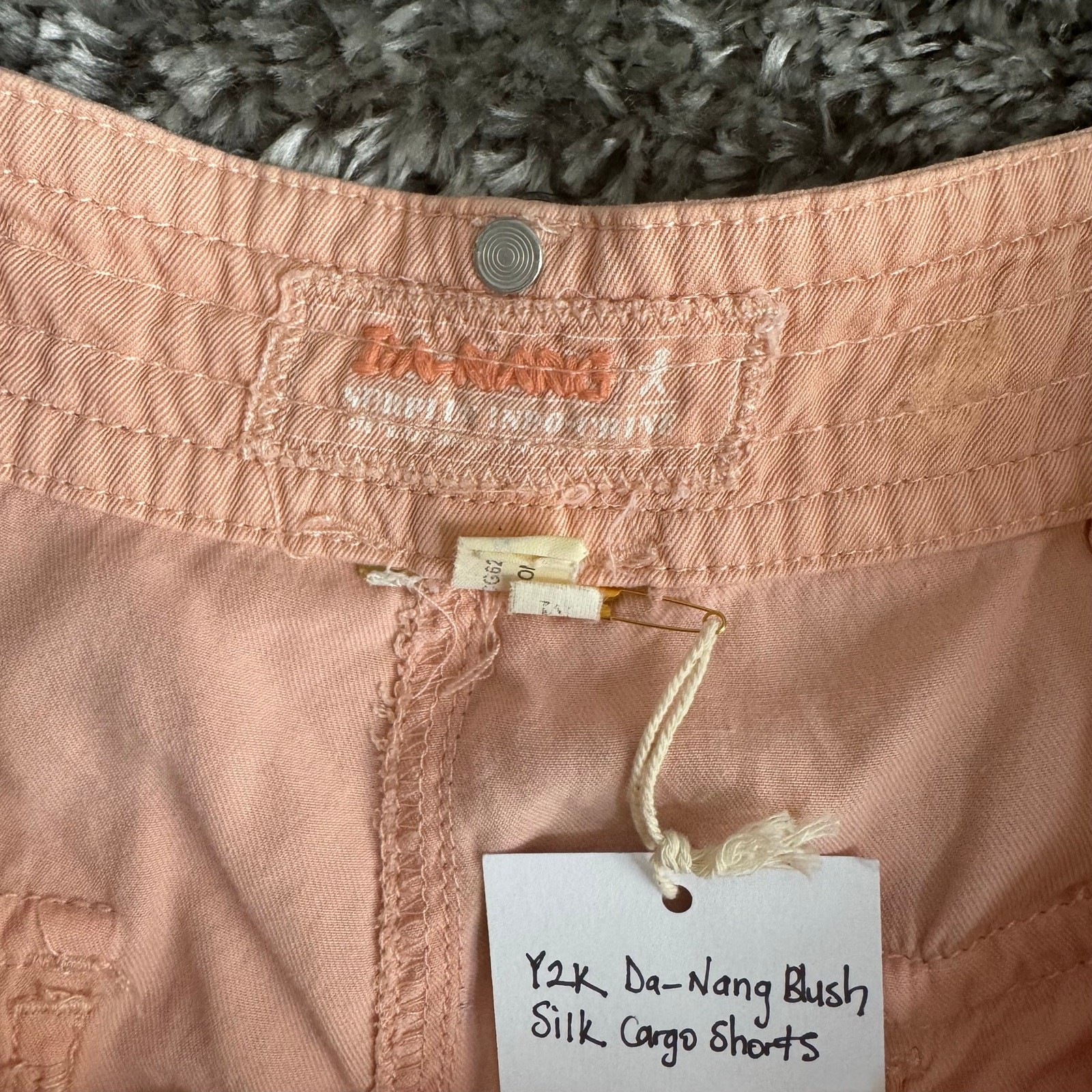 VTG Y2K DANANG Melon Blush Pink Silk Low Rise Embroidered Cargo Shorts Size M