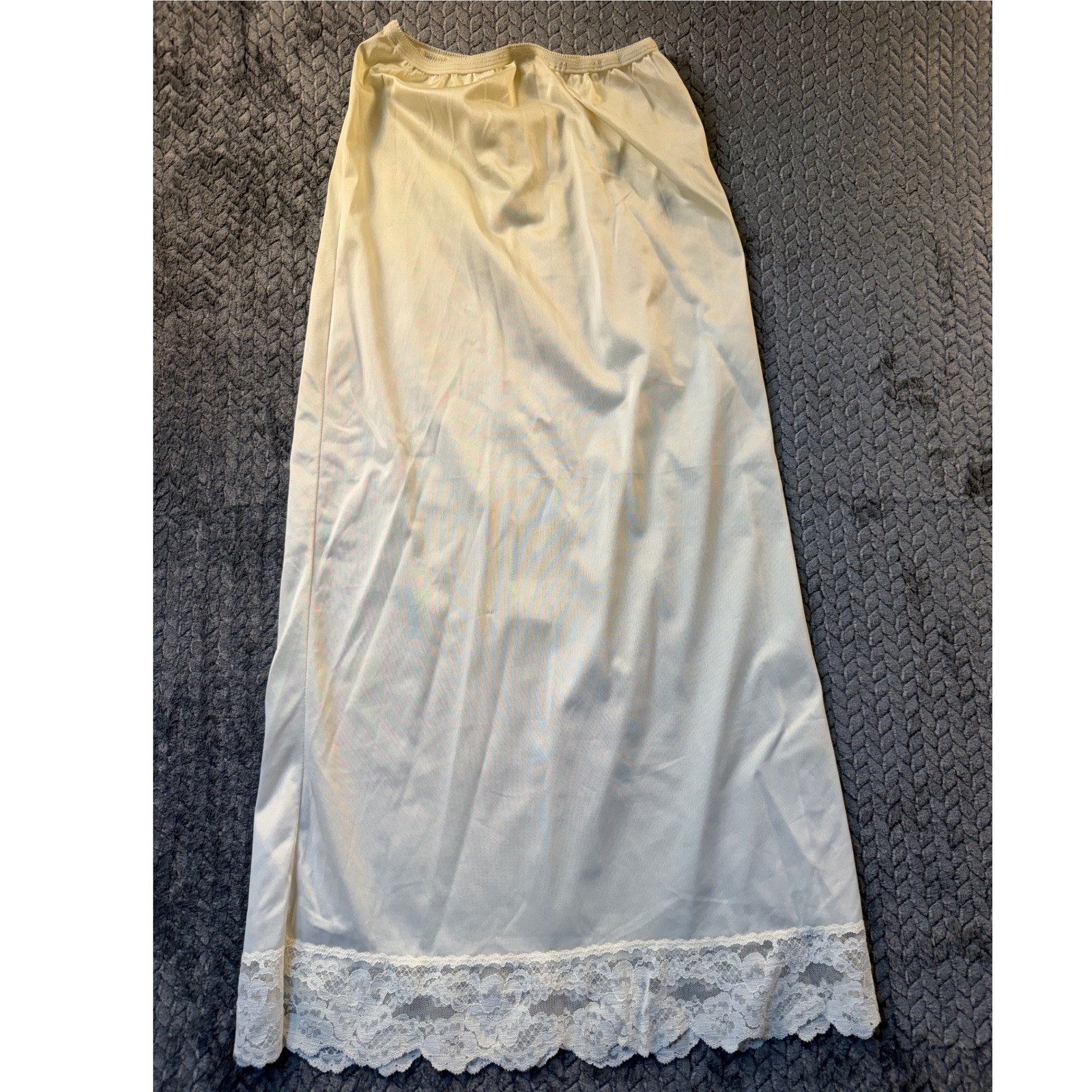 Opaline Vintage Half Slip Ivory Antron III Nylon Lace Trim Size Medium USA Made