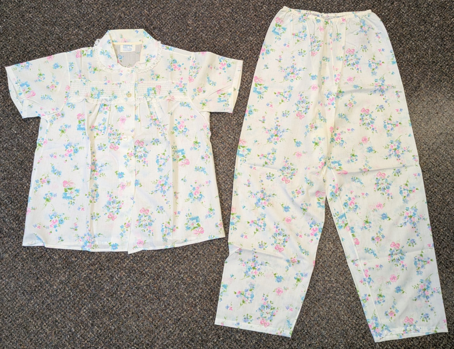 Vintage Philmaid 34 Short Sleeve Lace Button Up Floral Womens PJs Pajamas Set