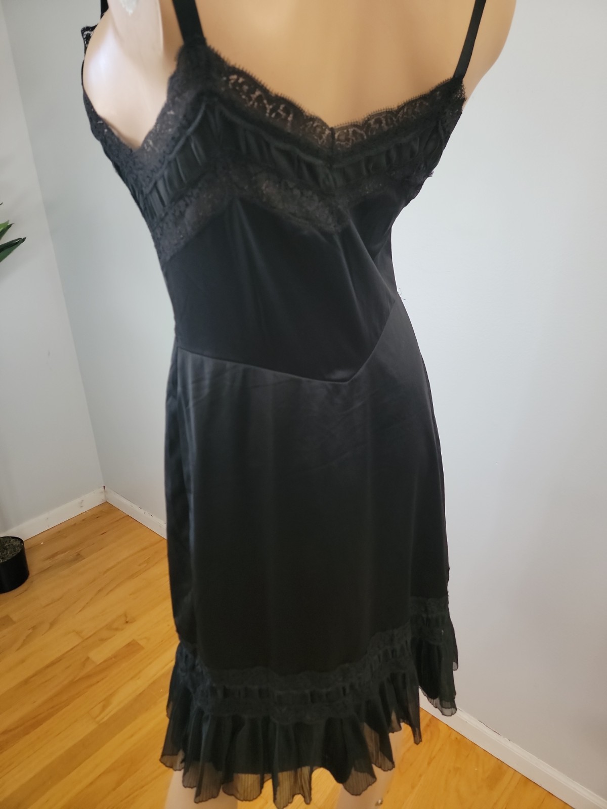 Vintage Charmode All Nylon Black Full Slip Lace/Pleated Detail Size 36