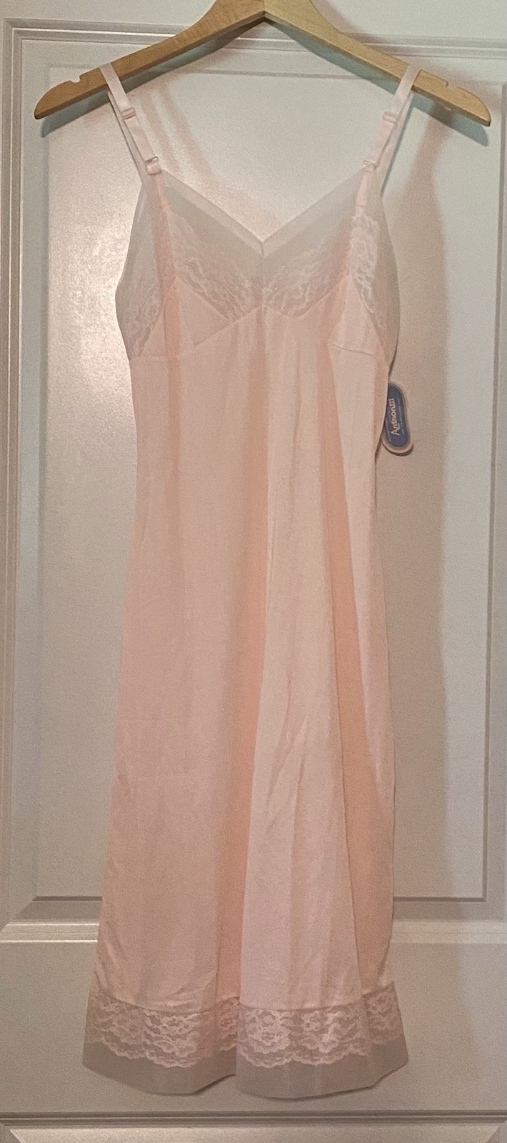 Vintage Antron III Lace Trim Pink Full Slip Sz 32 Ave TAGS