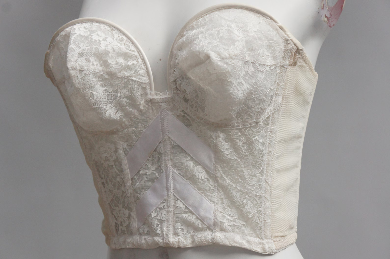Vintage 50s Strapless Creme Lace Bustier Corset Bra Low-Nuff By Lady Marlene
