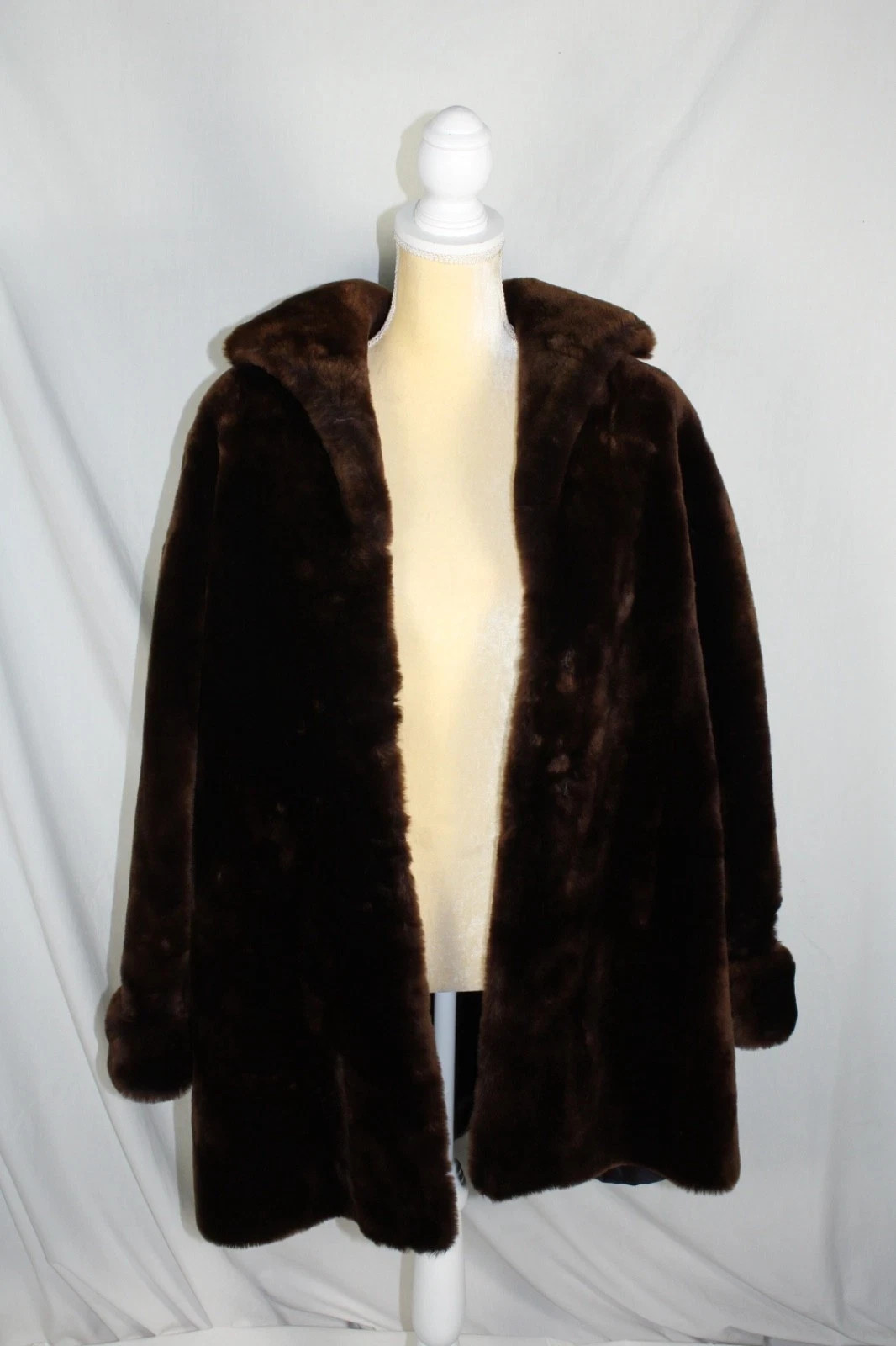 Keller&rsquo;s Manufacturing Furriers St Joseph MO Women&rsquo;s XL Fur Coat Jacket Vintage