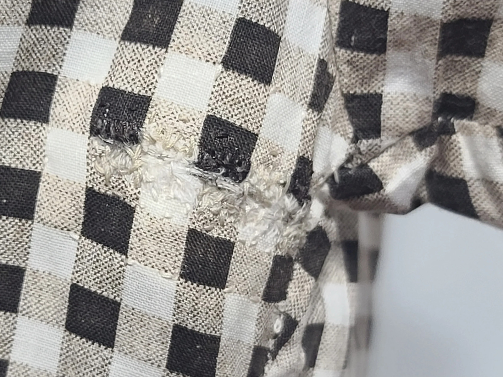 Vintage 1940s Brown Tan Checkered Print Dress Red Buttons WW2 B-38&Prime; W-30&Prime; H-41&Prime;
