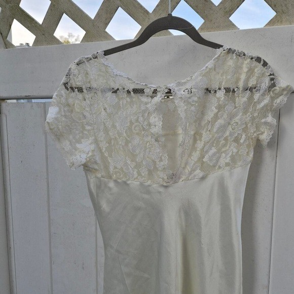 Pauline&rsquo;s Trousseau Vintage Lace Satin gown Cream Coquette Cottagecore