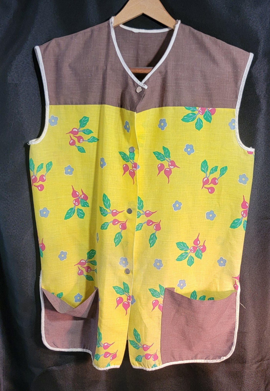 Vtg 50s Yellow Brown Red Radish Print Snap Front Smock 2 Pockets Sm / Med Granny