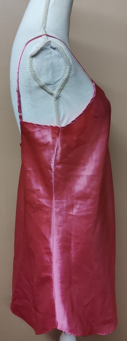 • Vintage Basic Editions Women&rsquo;s Sexy Satin Chemise Nightie Slip Sz Medium Coral
