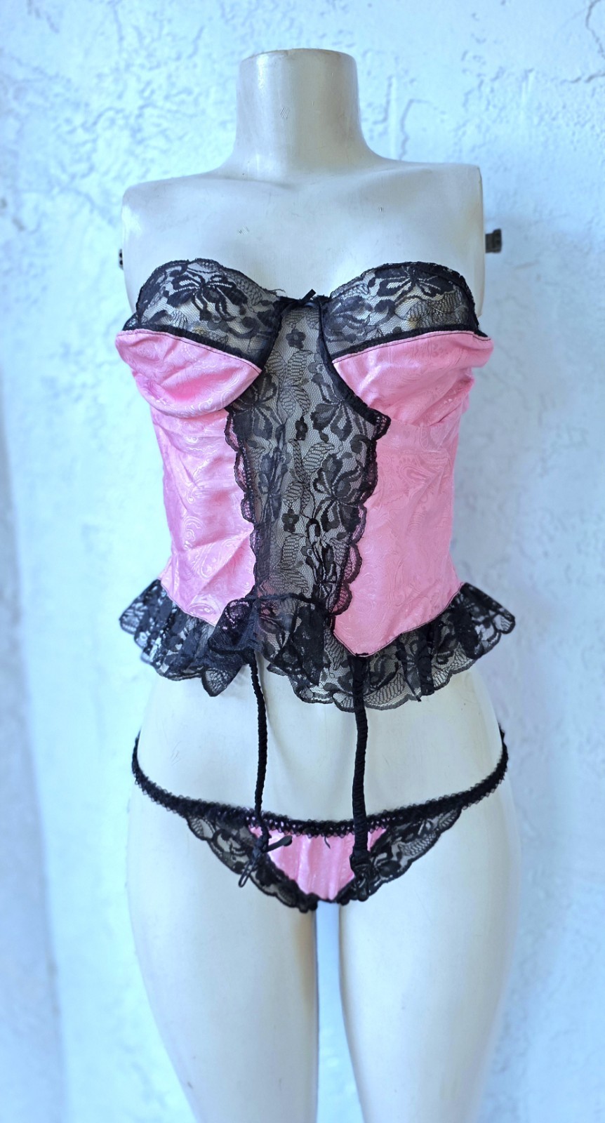 VTG 80s Bubblegum Pink Black Lace Satin Ruffle Strapless Fairy Garter Set Large