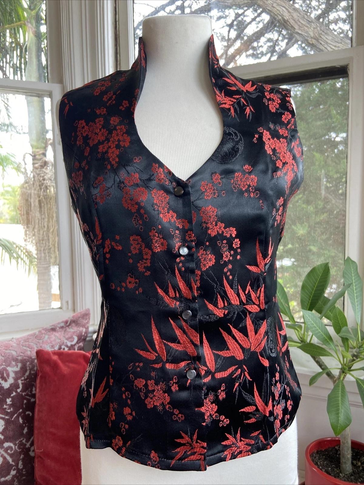 Vintage Om Gallery Vest Silk Blend Handmade in Vietnam Size Med