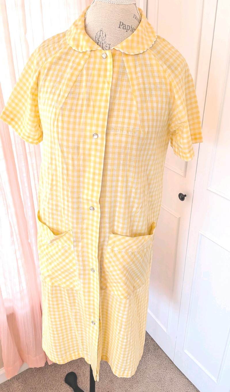 Vintage Yellow Checked Housecoat/Robe 1950/1960