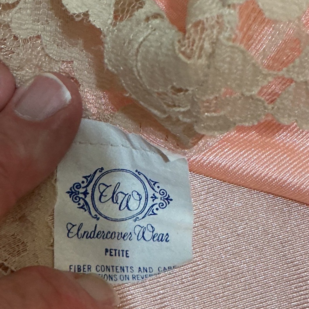 Undercover Wear Peignoir Set Wms S Petite Peach Lace Trim Vintage 70s Romantic