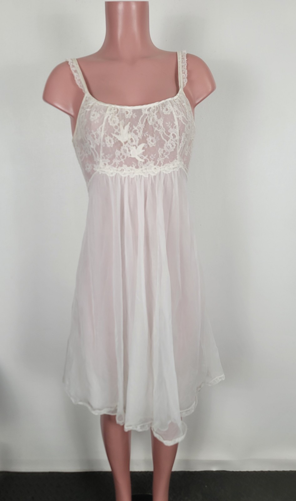 VTG Vanity Fair Sheer Chiffon Negligee Bridal White Baby Doll Sz 32 Nightie Gown