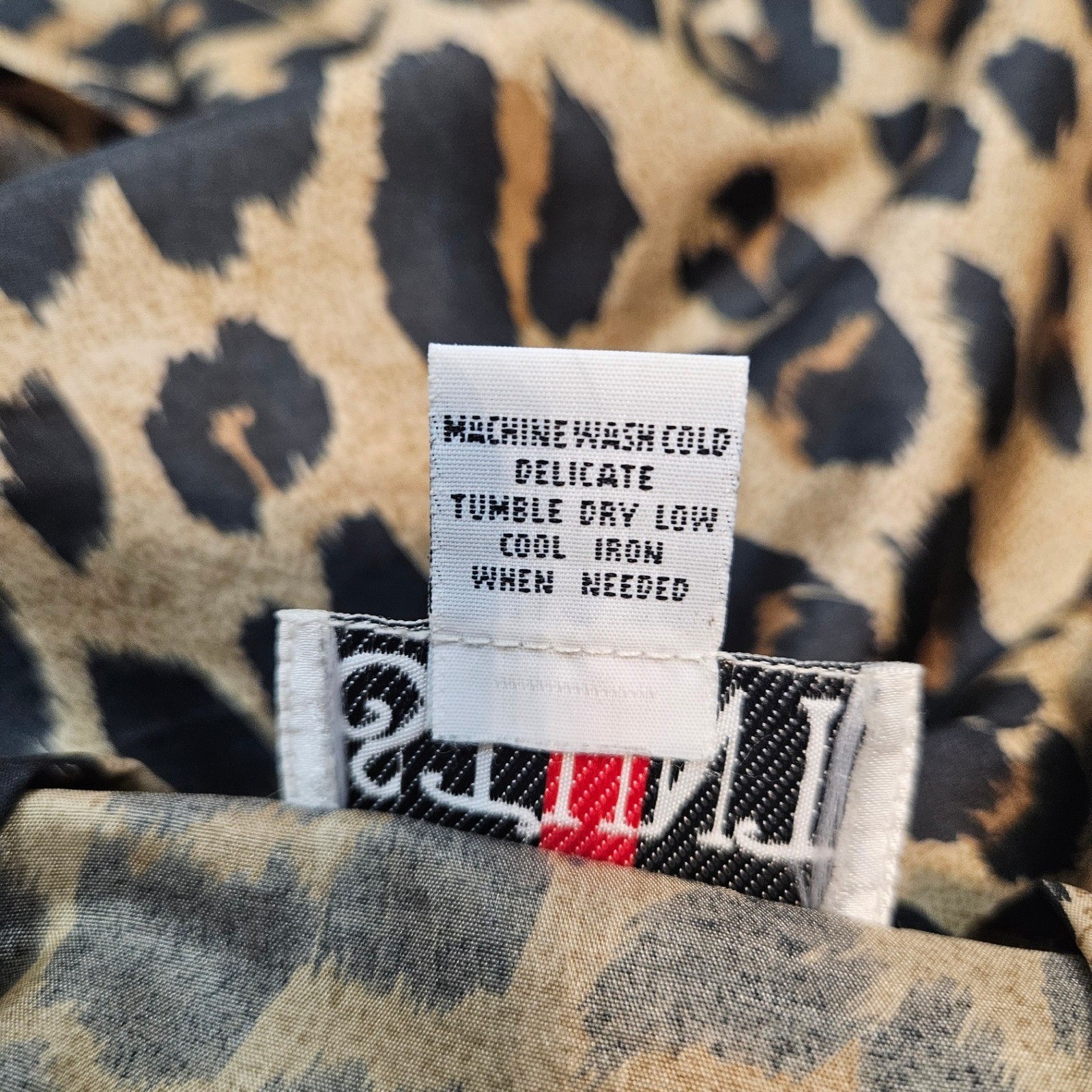 Stunt 100% Silk Leopard Print Button Down Blouse Animal Print Medium H22
