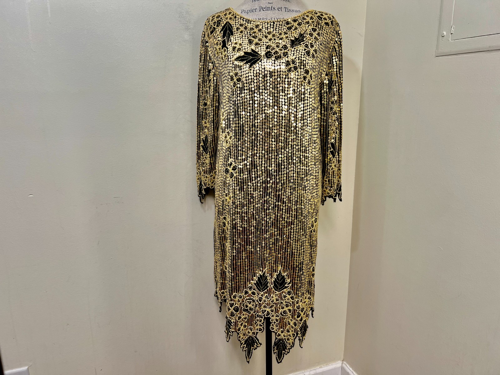 Vintage Silk Great Gatsby Beaded Sequins Gold Retro Dress bust 42&Prime;- beautiful!