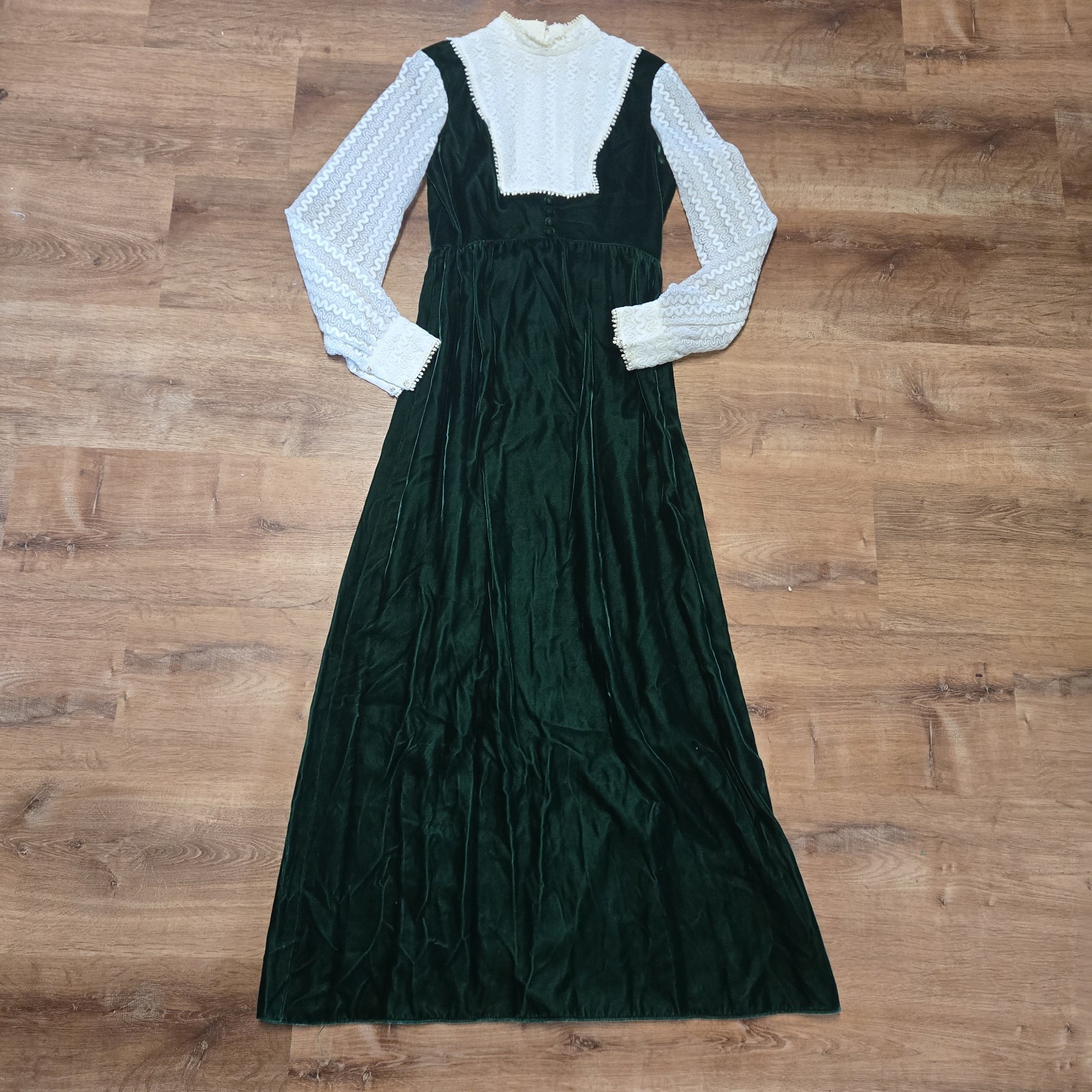 Vintage Elegant Forest Green Velvet Maxi Dress White Lace Sleeves Bodice 60s 70s
