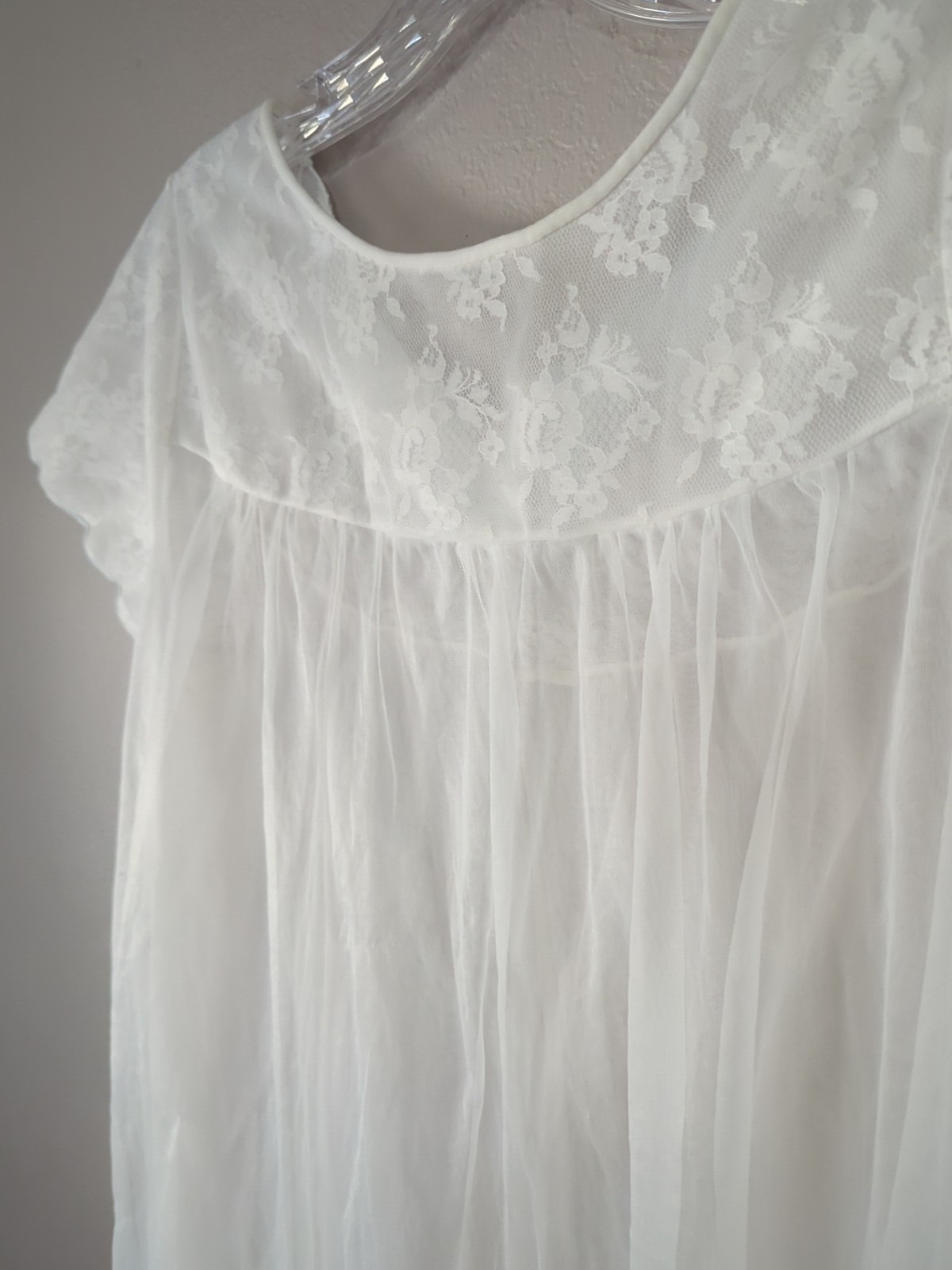 Vintage Radcliffe Sheer White pretty Boudoir Nightgown Peignoir Robe – Sz Petite