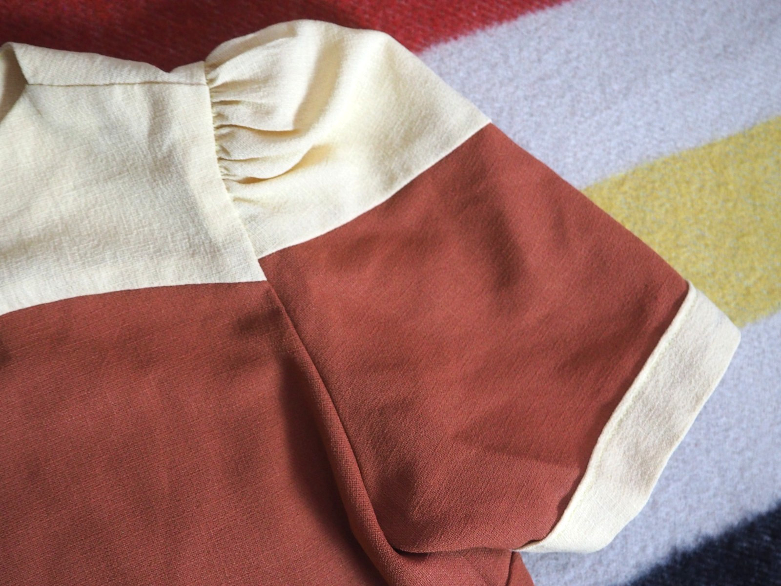 VTG 50s 60s Cream Brown Poly Hippy Boho Rockabilly Swing Button Crop Top Shirt M