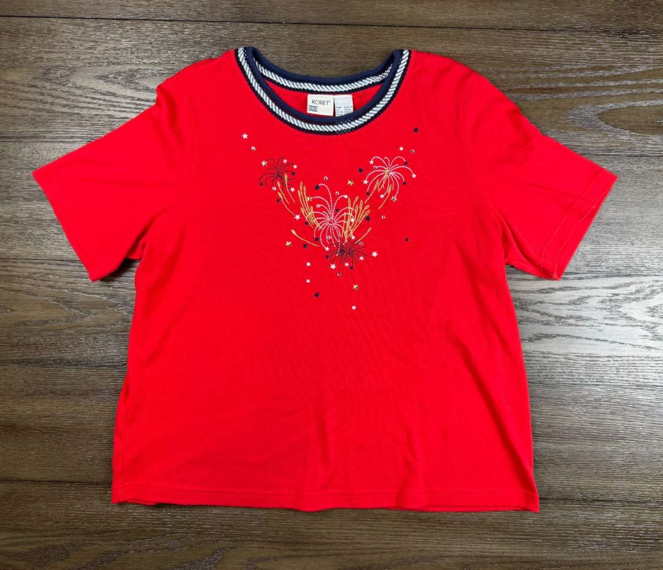 VTG Women’s Koret Red Patriotic T-Shirt Fireworks Embroidered Stars USA Sz 1x