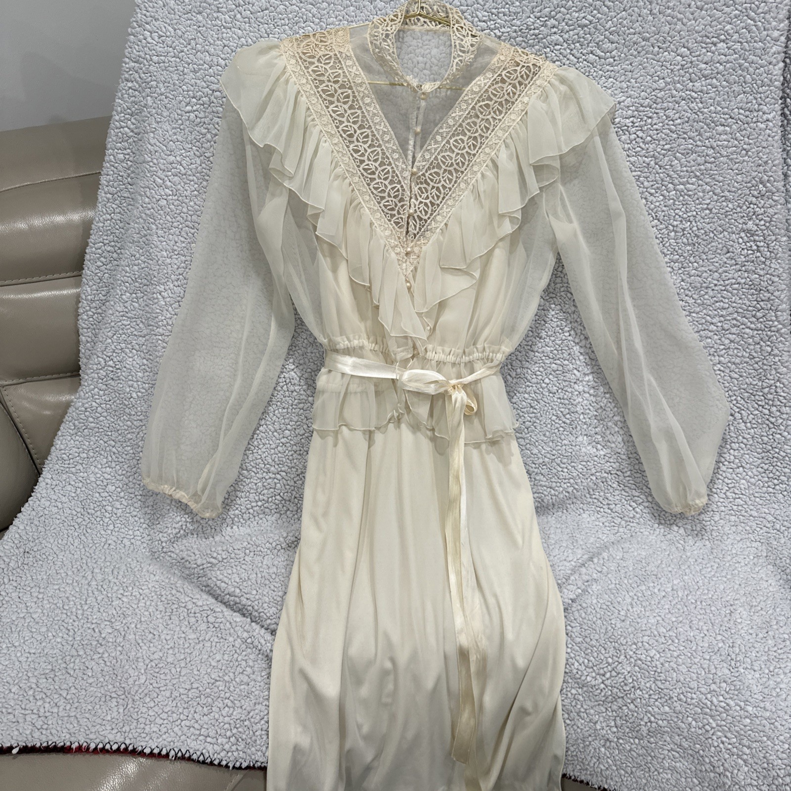 Vtg 70s ILGWU Ivory Peignoir Style Dress Sheer Chiffon Lace Yoke 9/10 Cottage