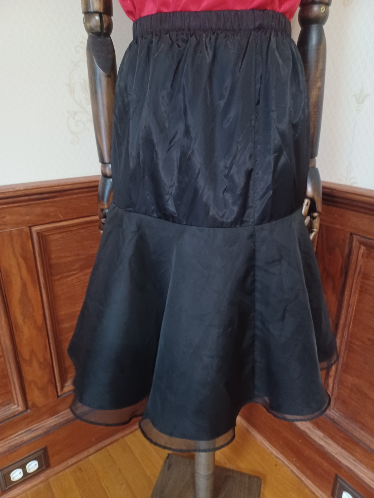 Vintage 1980s/1990s Black Drop Waist Taffeta Witchy Victorian Petticoat Skirt