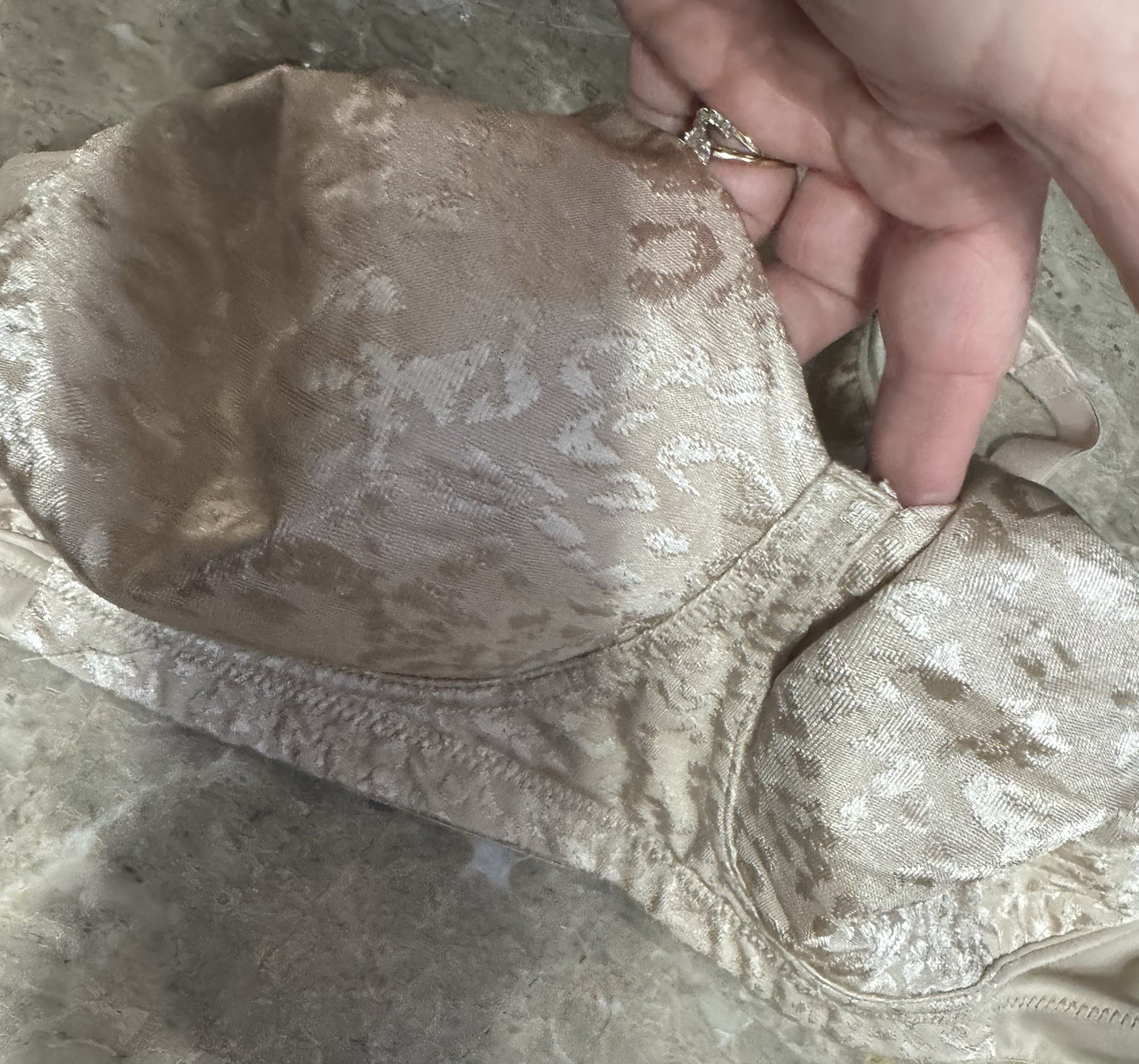 VINTAGE PLAYTEX BRA! 40 DD. CHAMPAGNE