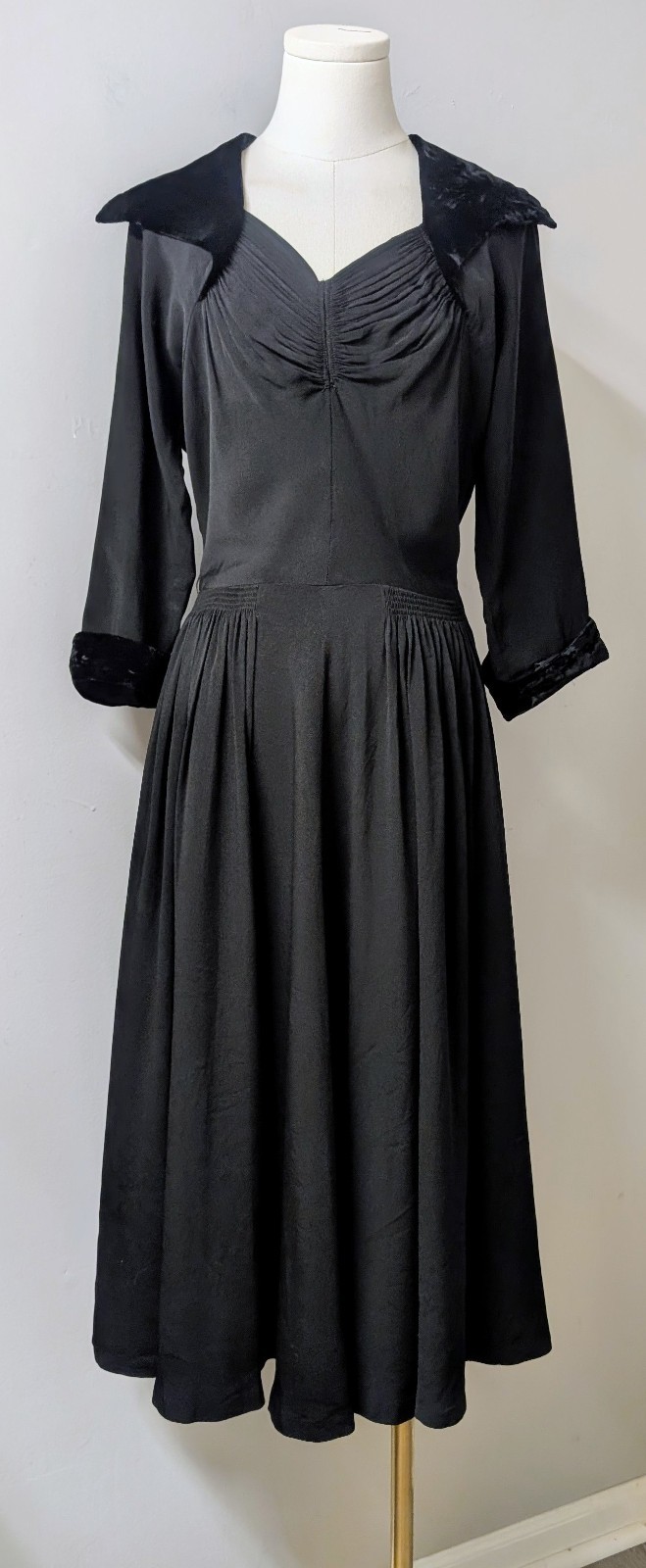 Vintage Late 30&rsquo;s Black Rayon Crepe Midi Dress Red Slip Smocking Drape Velvet M