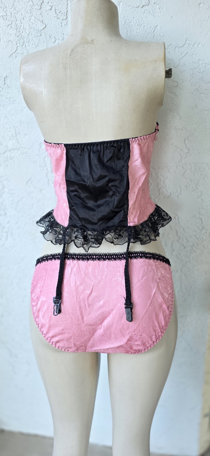 VTG 80s Bubblegum Pink Black Lace Satin Ruffle Strapless Fairy Garter Set Large