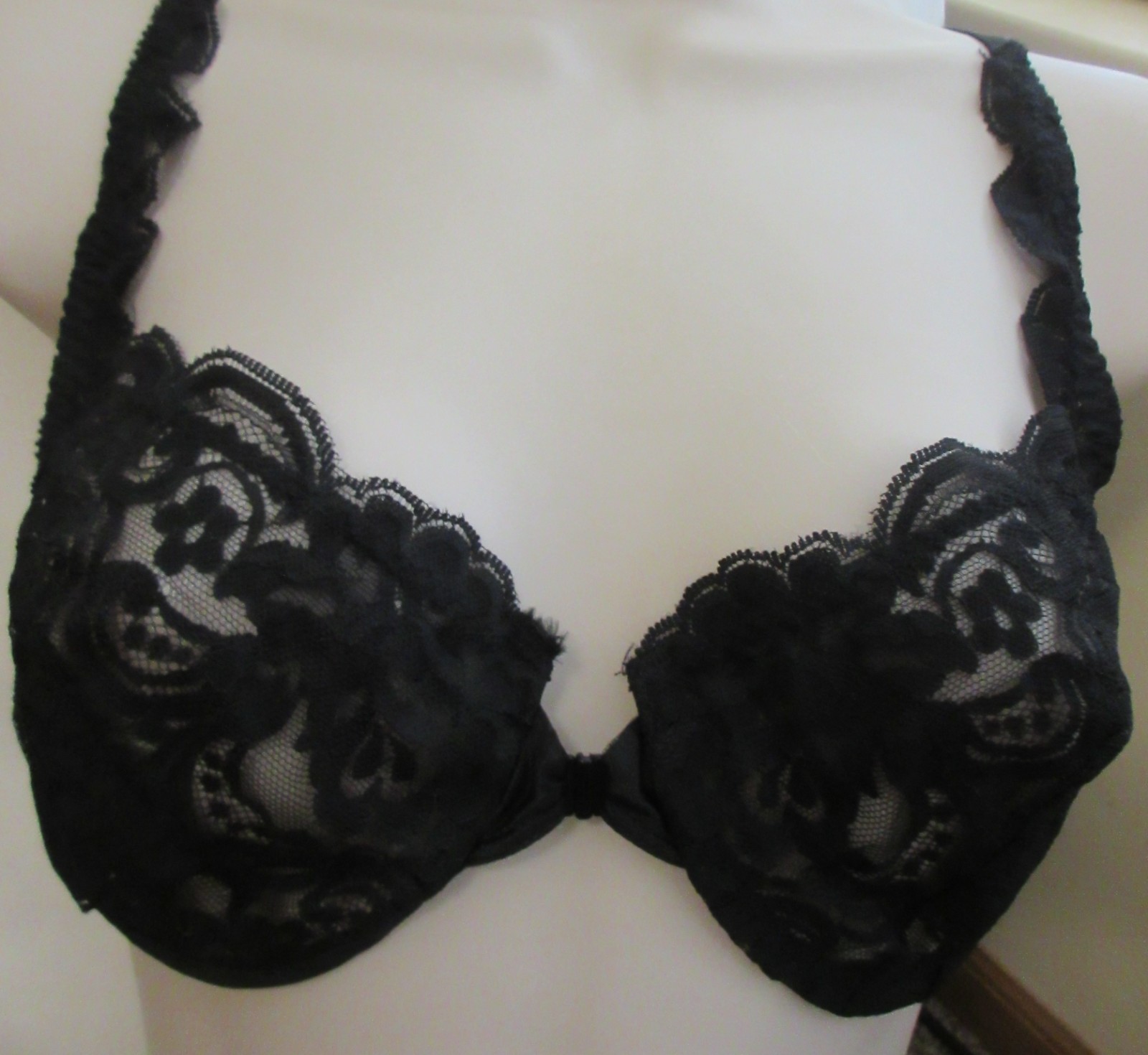 VICTORIA&rsquo;S SECRET BLACK all LACE front close DEMI UW bra 38 B NOS vintage GOLD