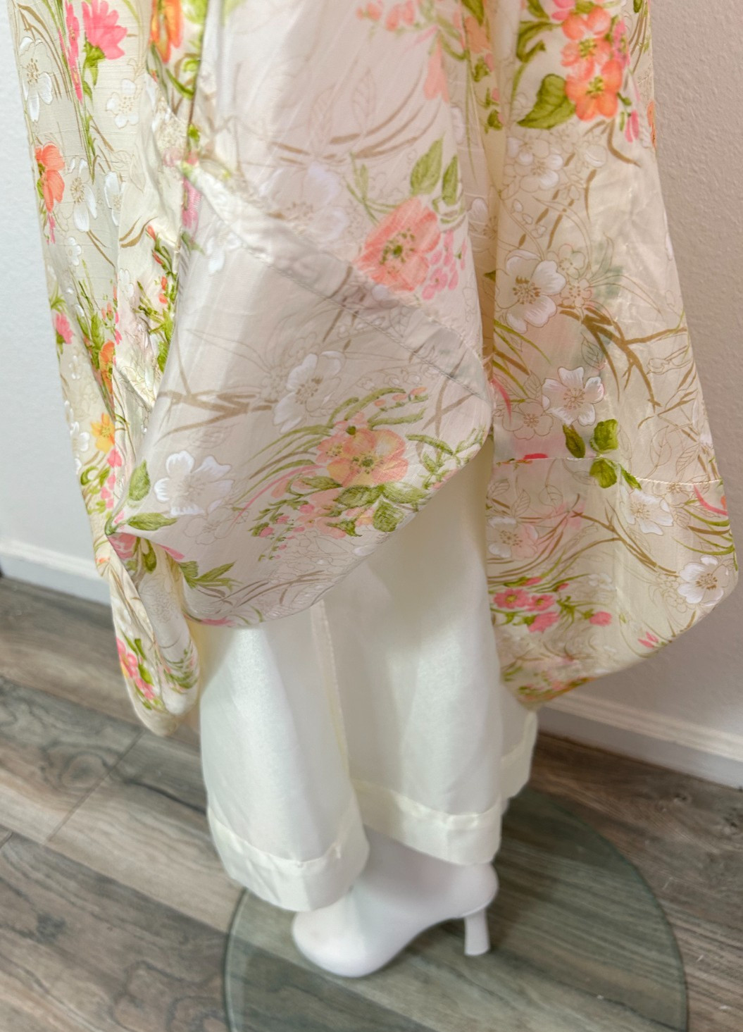 70s Floral Satin Hostess Dress Size Medium Maxi Collared V-Neck Long Sleeve EUC