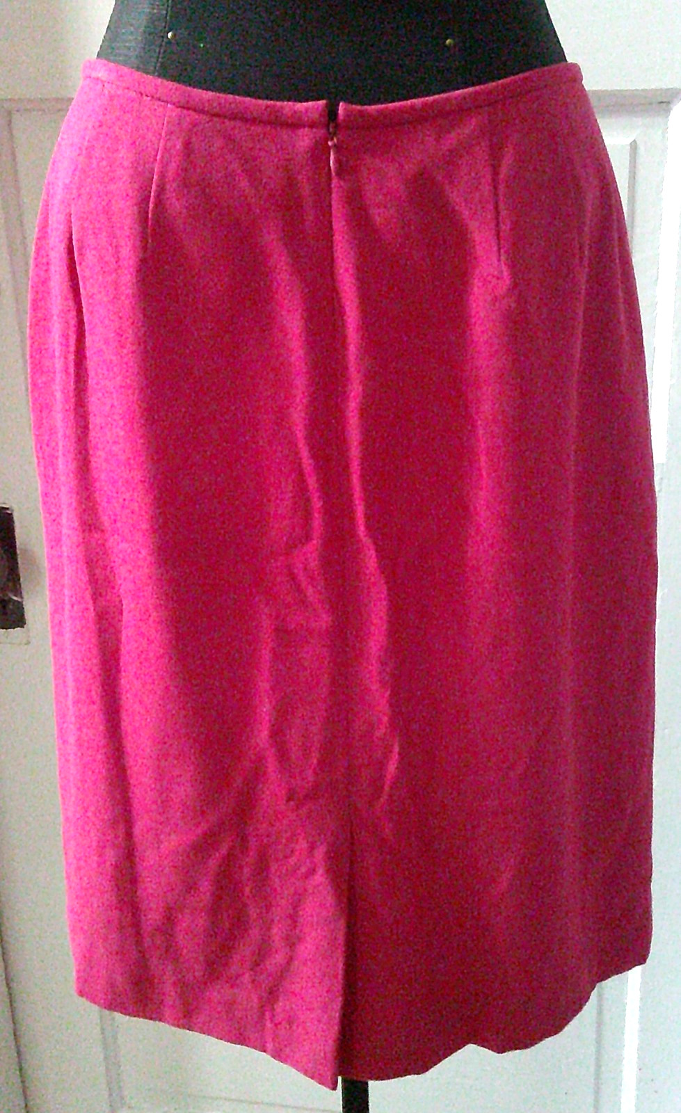 90&rsquo;s KASPER Bright Pink Back Closure Lined Rayon Pencil Skirt 10P