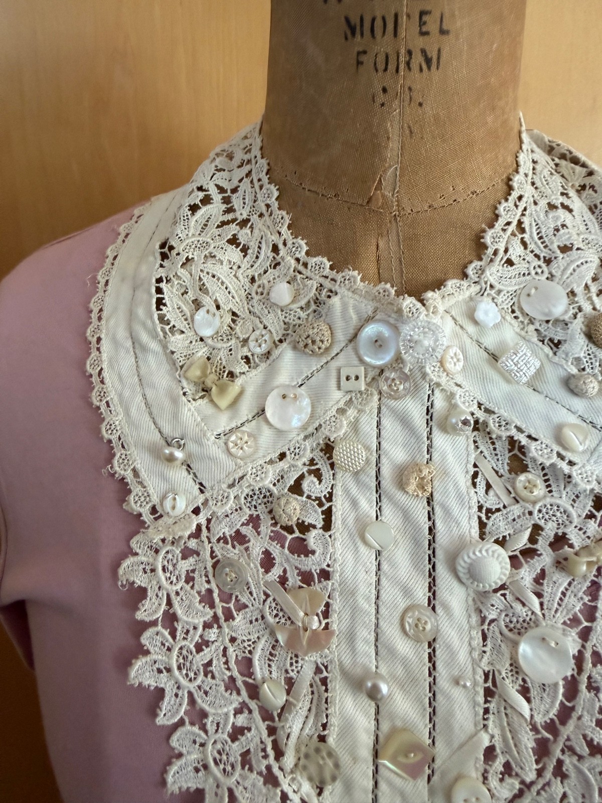 Beautiful Vintage Lace Collar Embellished with Delicate Vintage Buttons
