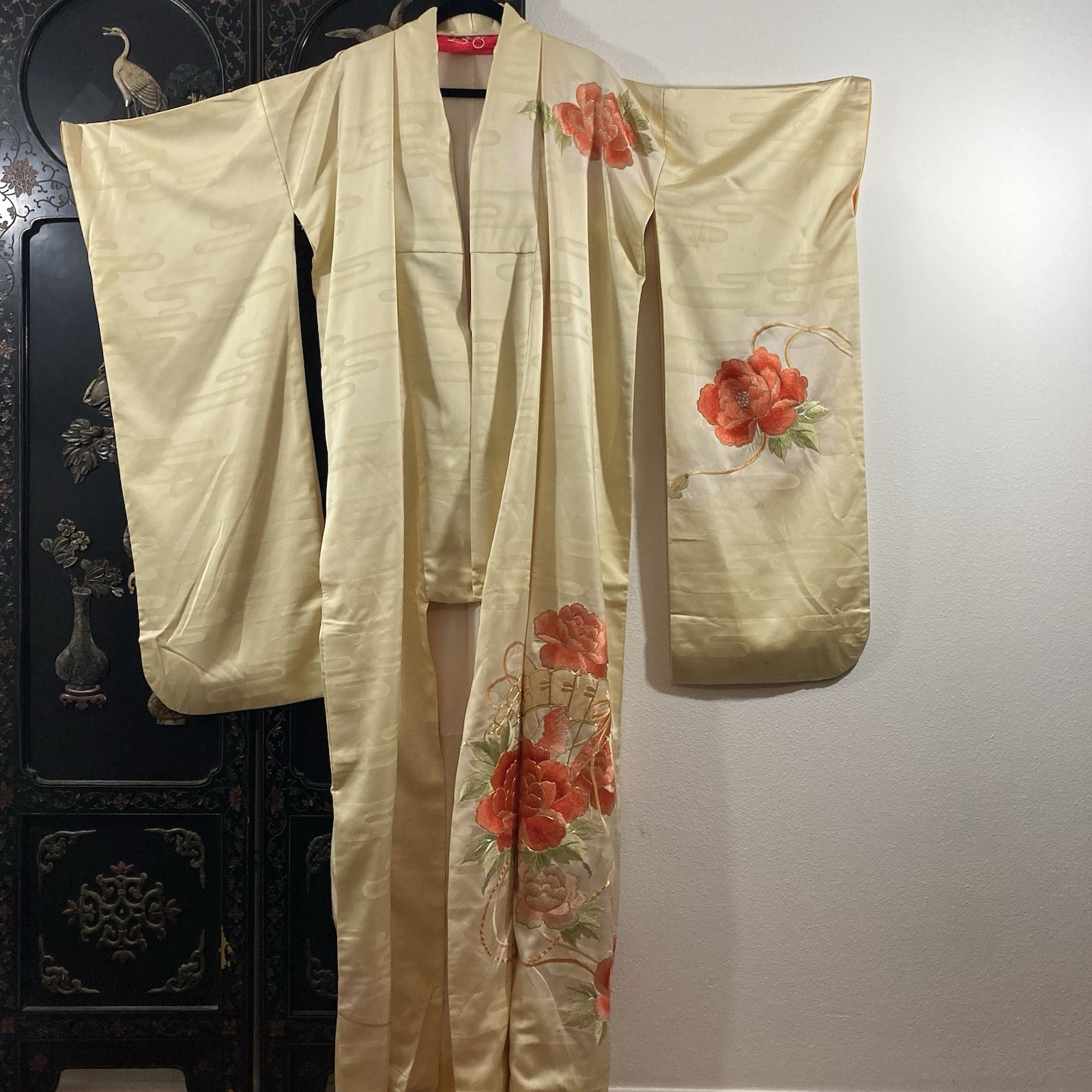 Vintage Embroidered Silk Kimono Robe