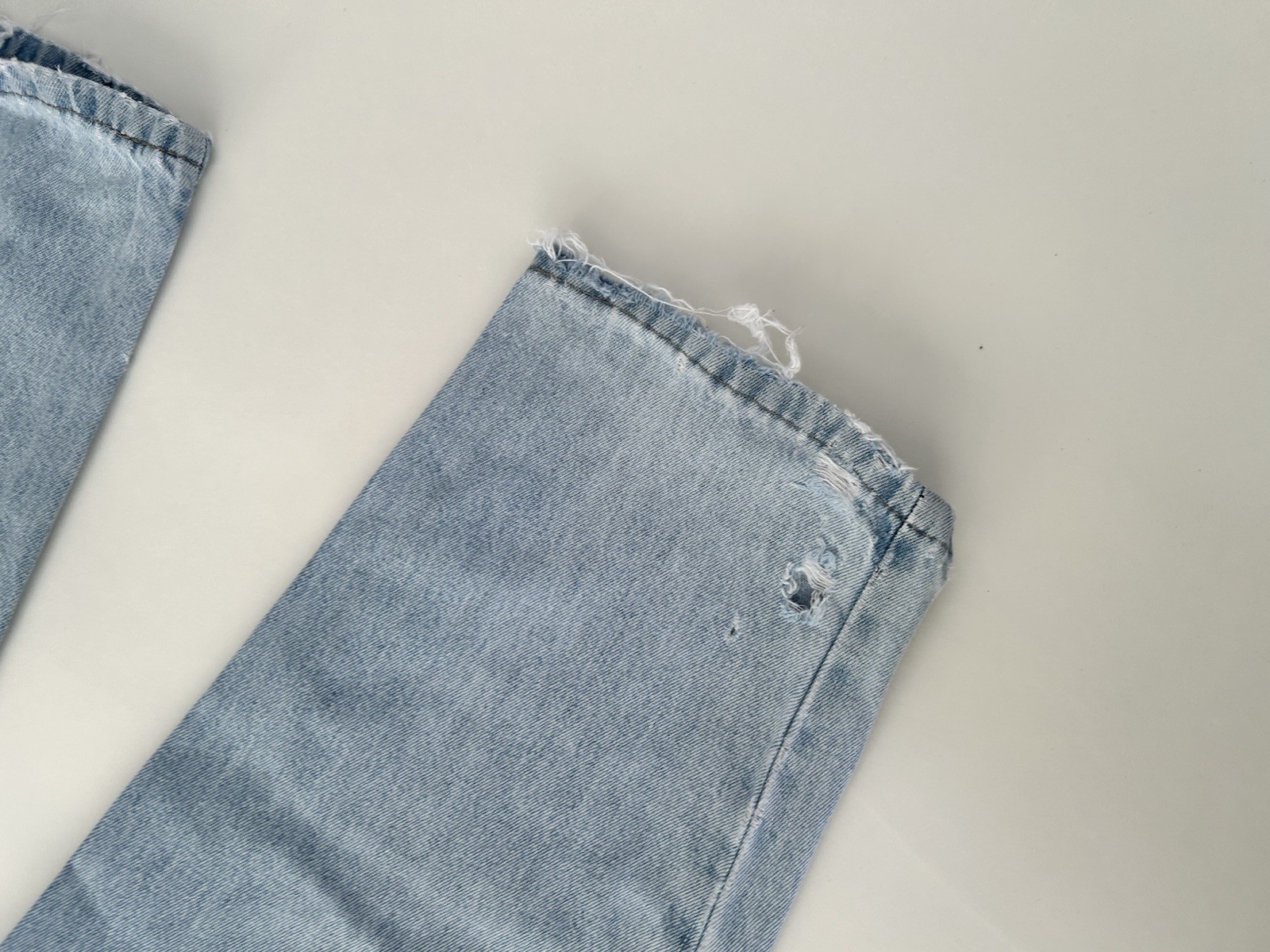 Vintage 90s Chic Distressed High Rise Mom Jeans Denim Womens 8 Light Wash Pants