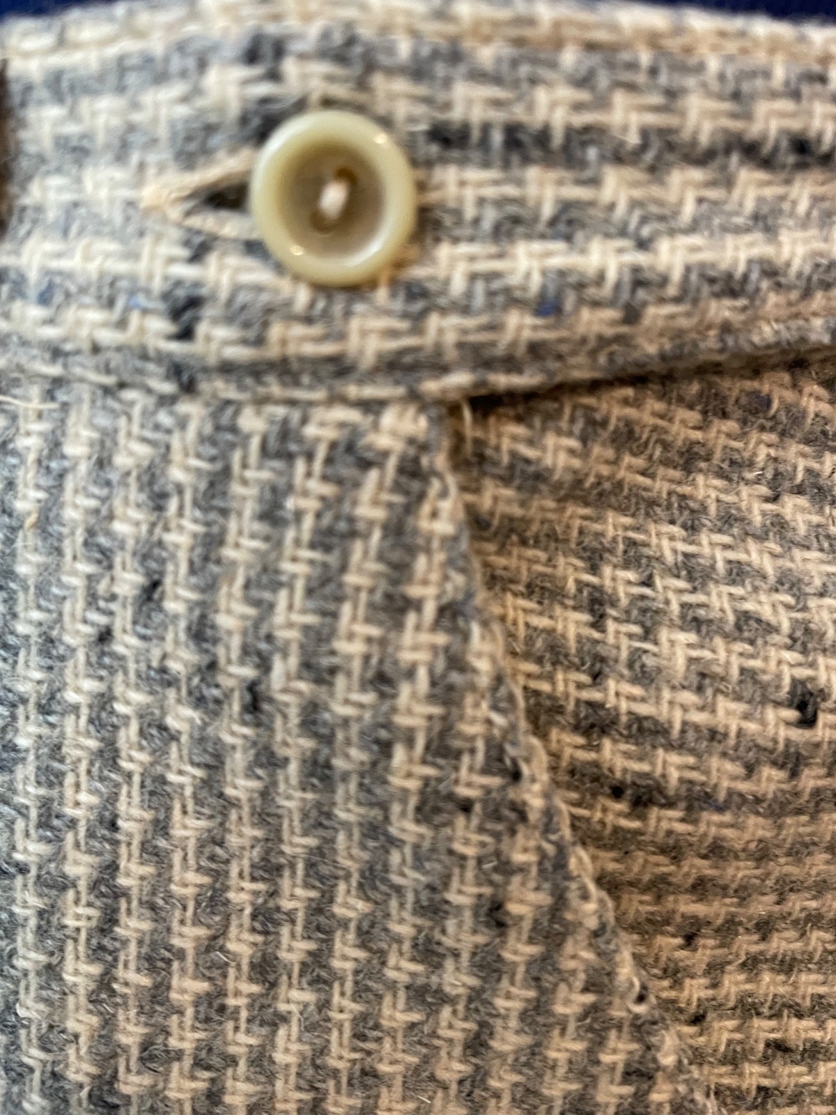 Harris Tweed Midi Skirt Tan and Cream Houndstooth 1940s Preppy Euro Vintage S