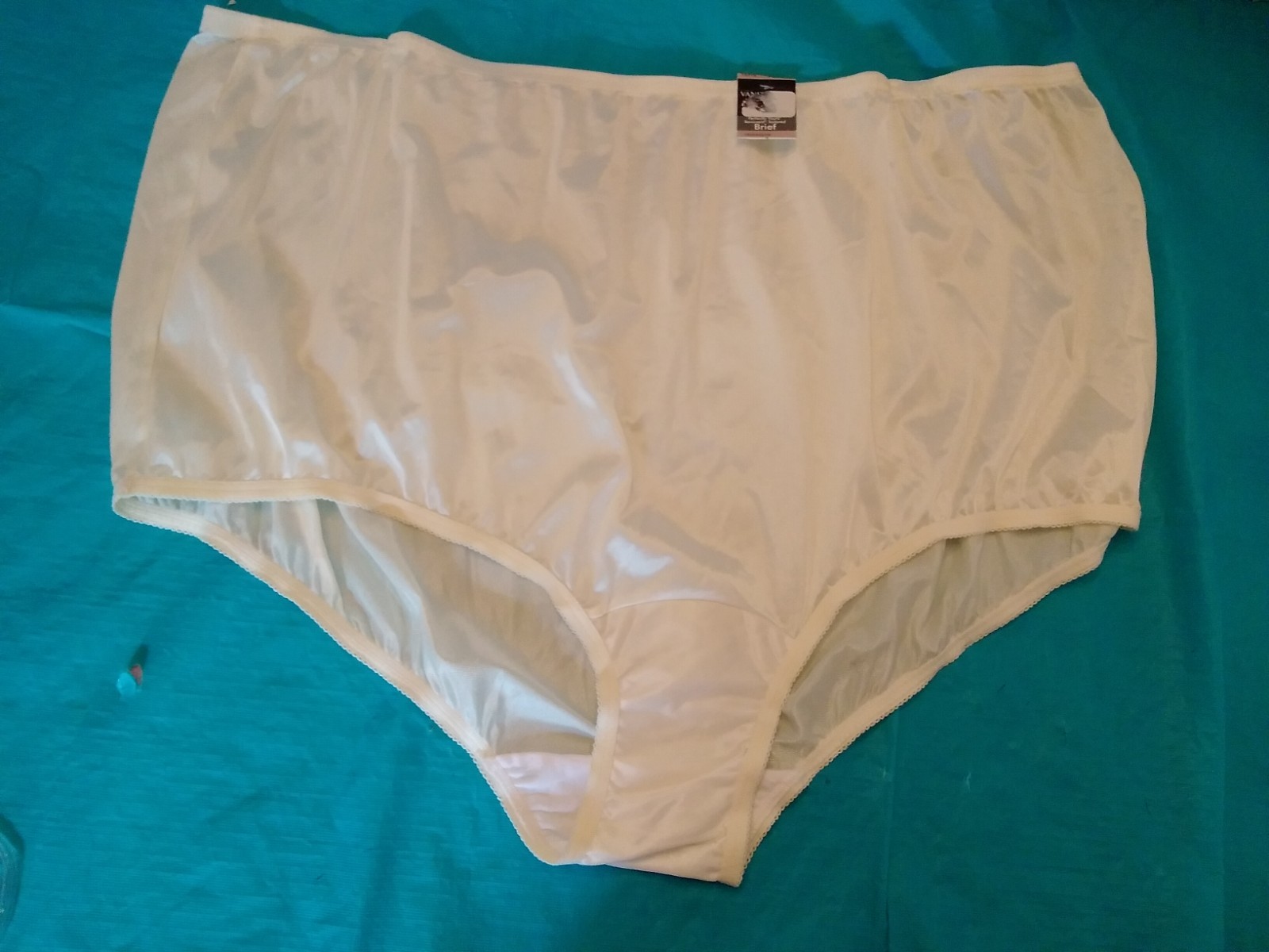 Panties VANITY FAIR Ivory Silky Nylon Granny Panties SZ 12 5XL