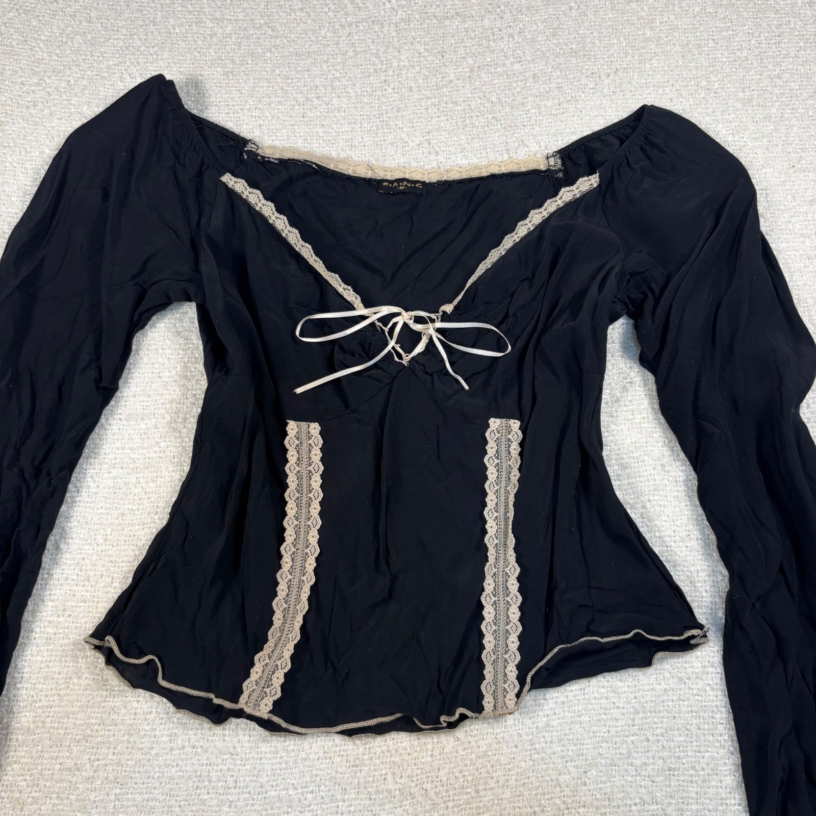 vintage Y2K fang black beige lace bow top ruffle fairy goth coquette milkmaid