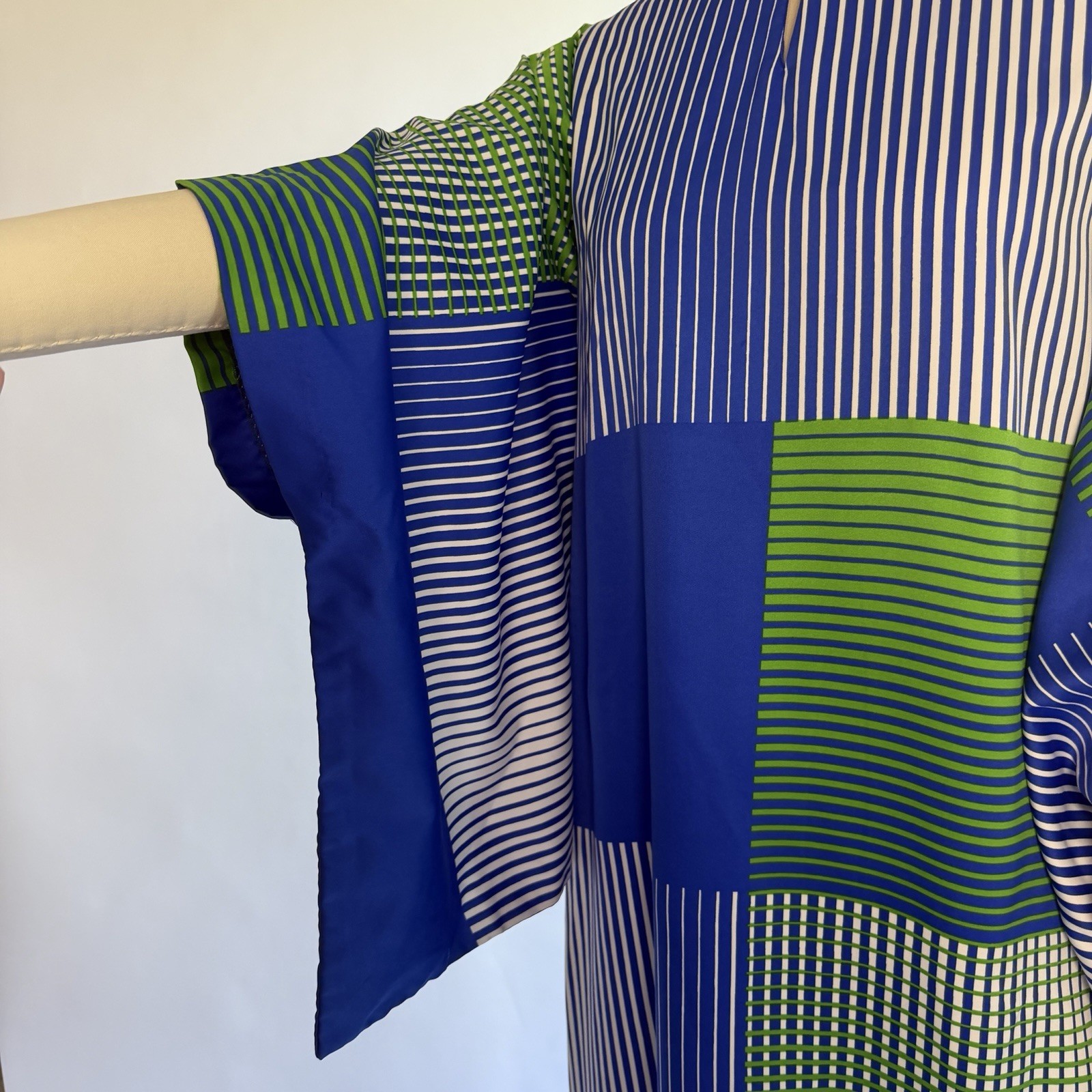 Concept 70s by Swirl Mod Caftan Kimono Sleeves FAB! Size M