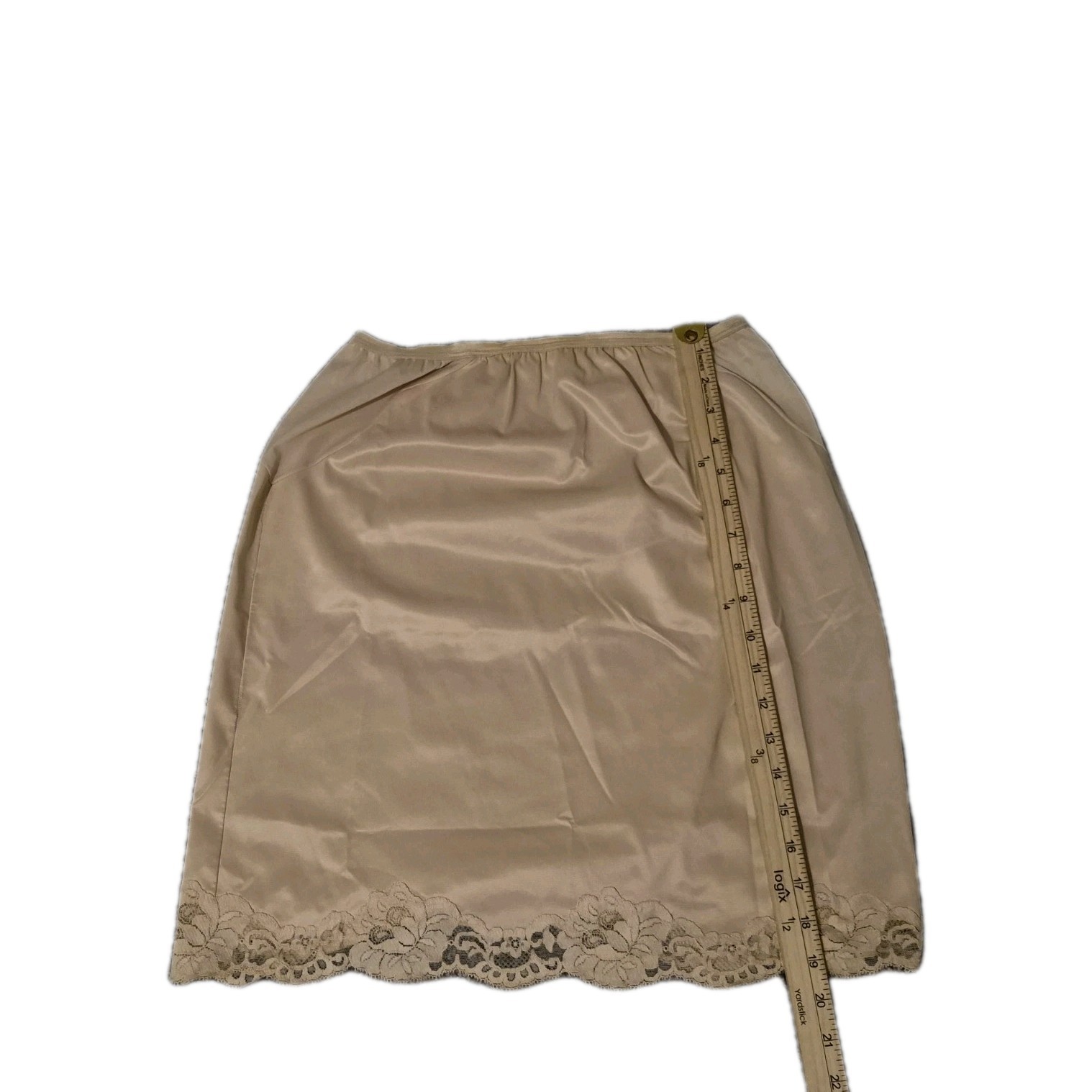VTG Vanity Fair M Floral Lace Hem Nylon Satin Neutral Minimalist USA