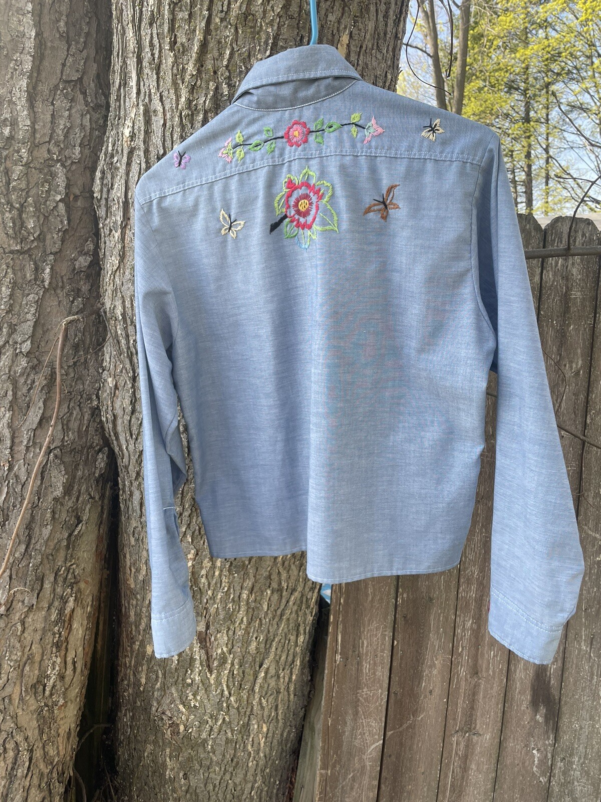 Vtg 60s 70s Chambray Denim Button Shirt Cropped Embroider Hippy Boho Flower M/L