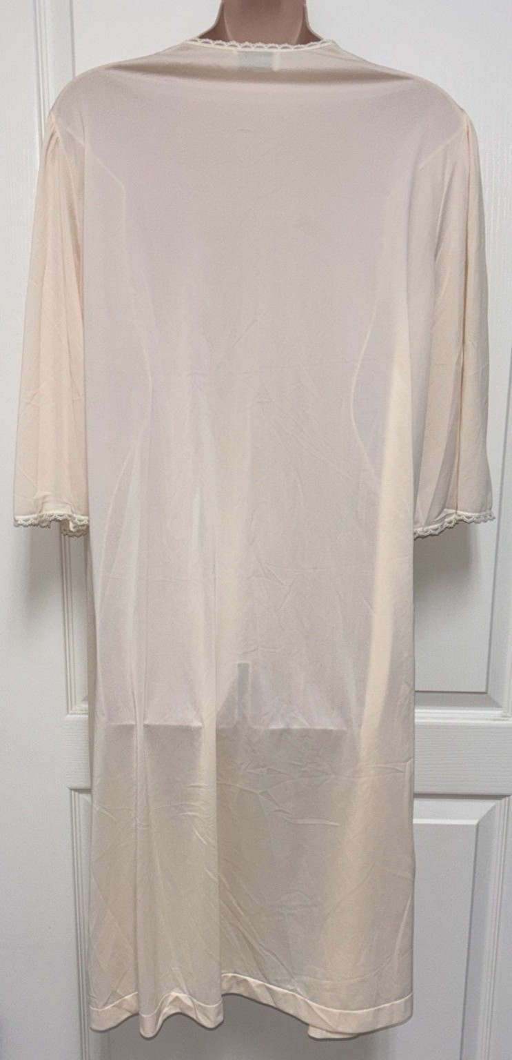 VTG LORRAINE LIGHT PEACH BUTTON FRONT SHEER NYLON NIGHTGOWN ROBE USA 1X LACE