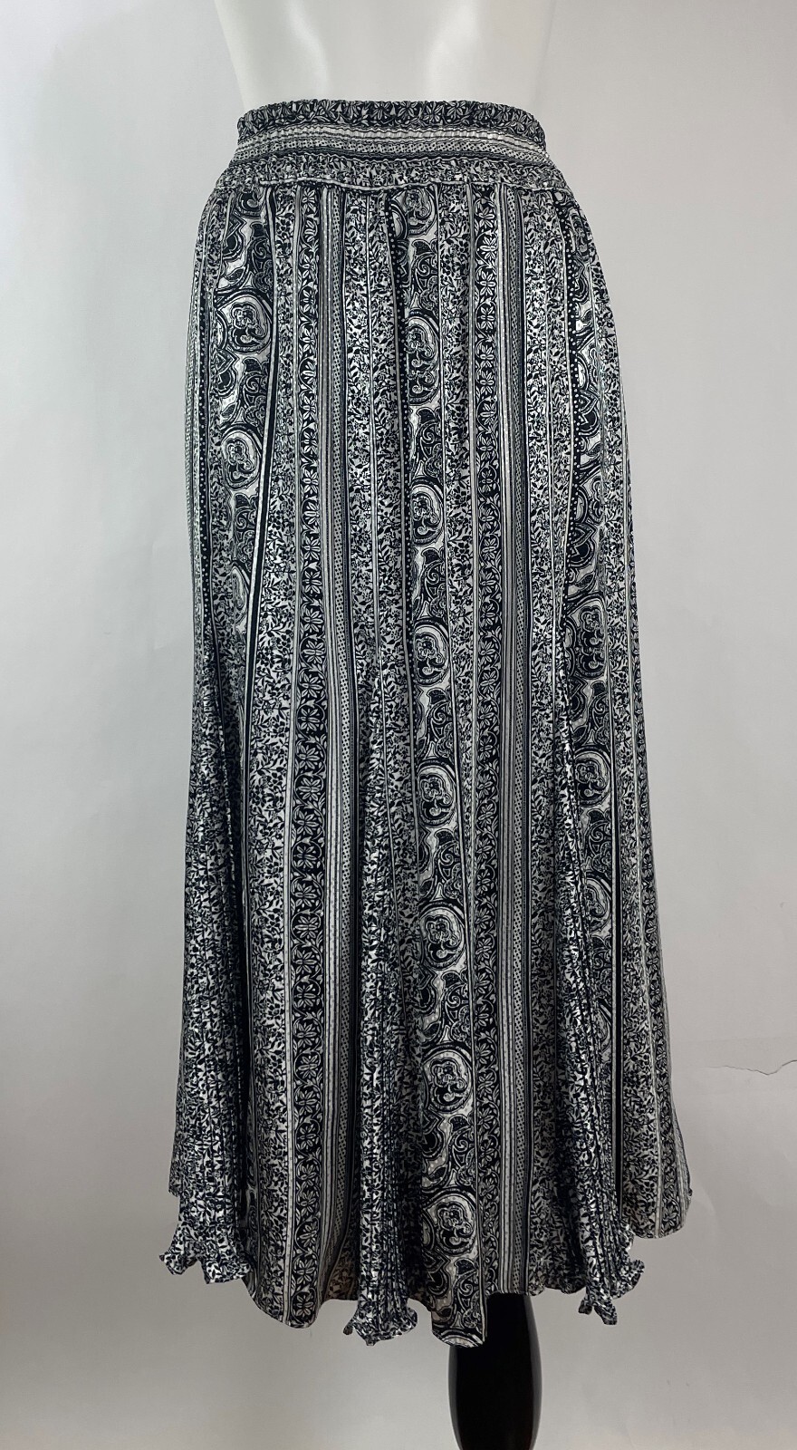 Vintage 80s DIANE FREIS ORIGINAL Jacquard Skirt suit ensemble 40&Prime; Bust M/L