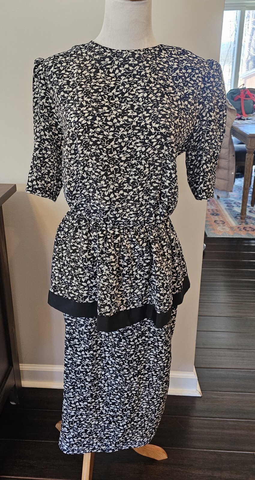 Vintage 80&rsquo;s In Cinq Women&rsquo;s Dress •Size 12• Made In USA Black Floral Ruffle