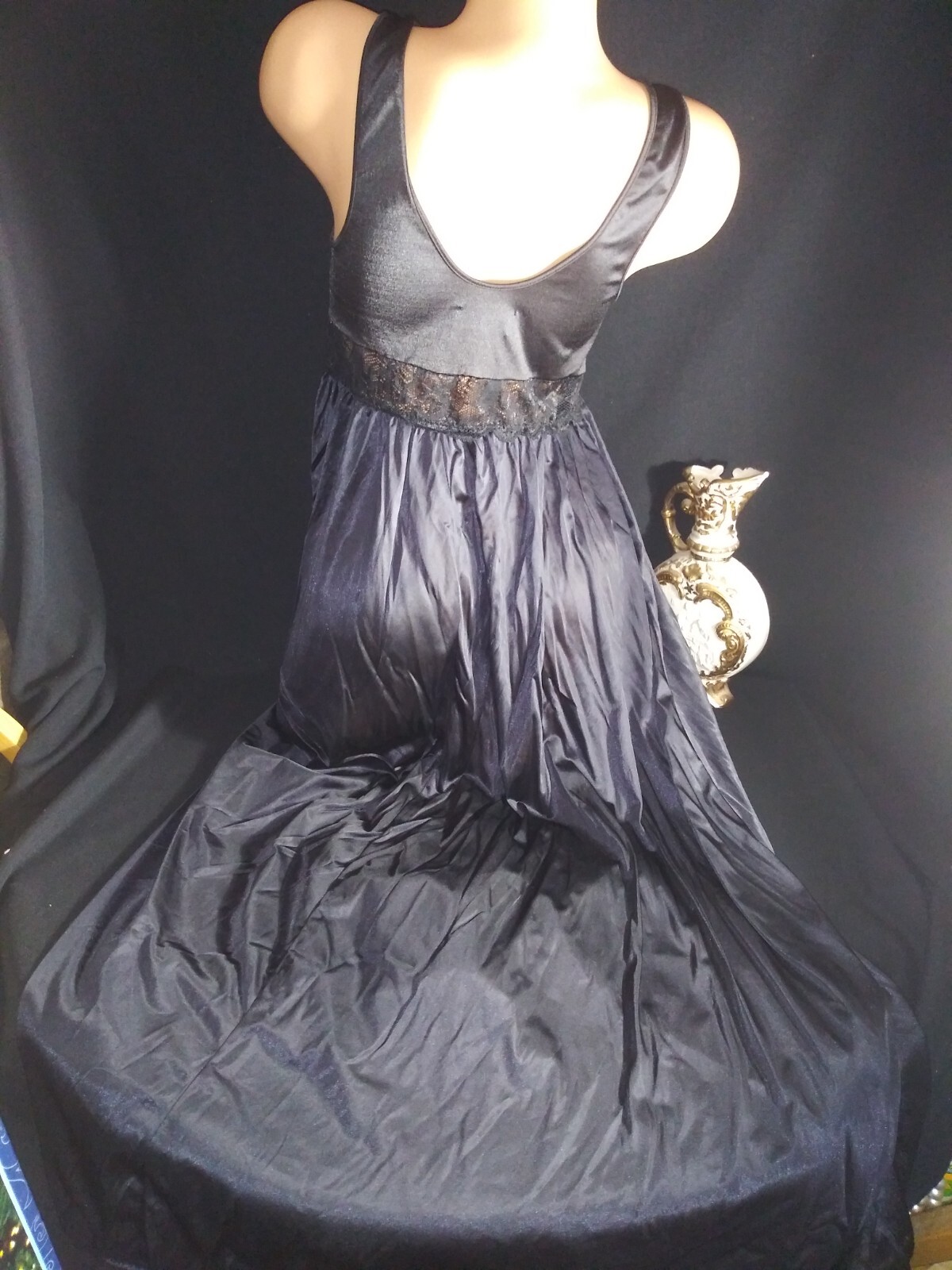 Vtg Shadow line Silky Black BUTTER SOFT Peignoir Nightgown Negligee Gown