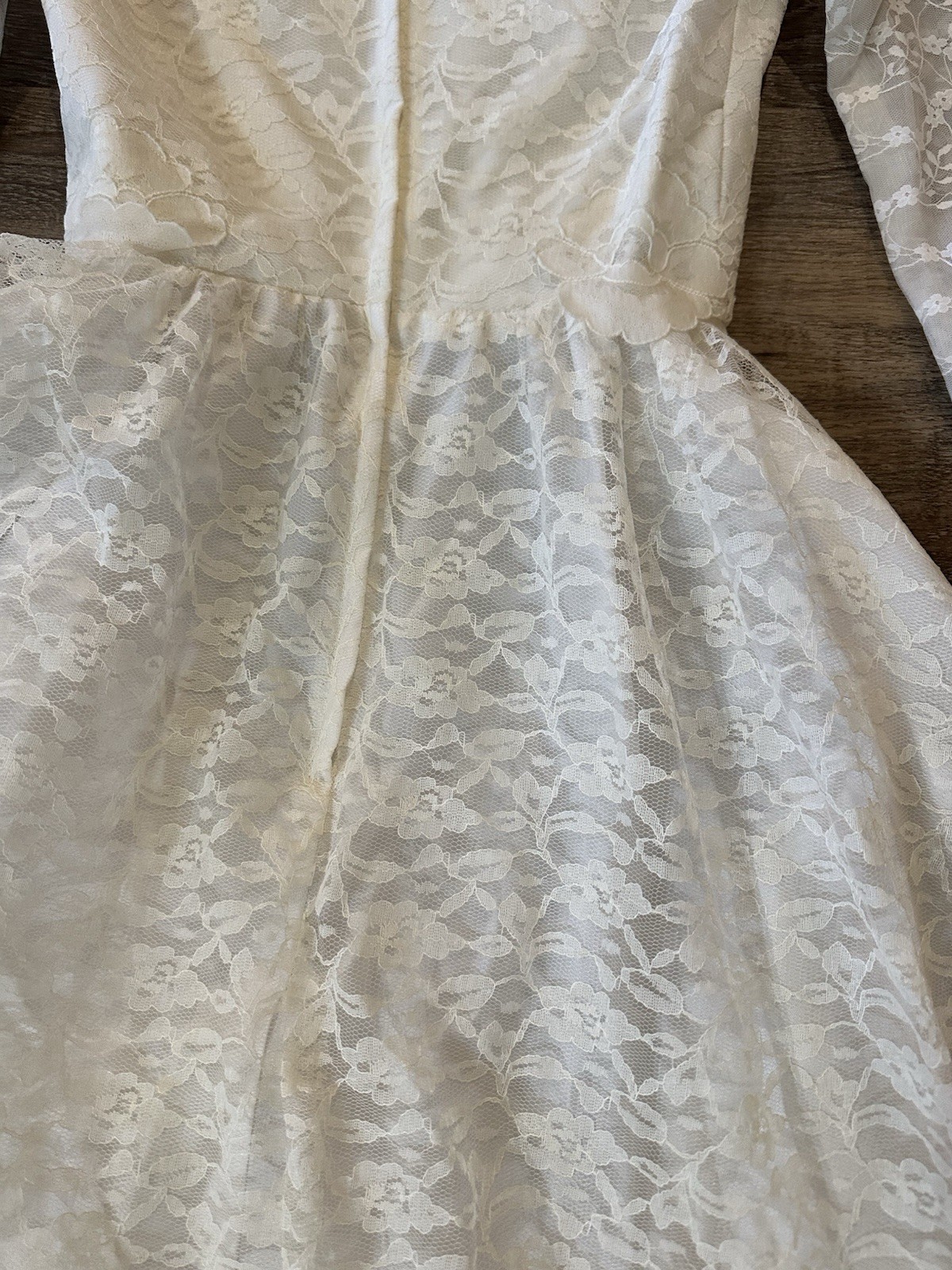 Vintage Wedding Dress Gown S White Chantilly Lace Long Sleeve Fitted Train Veil