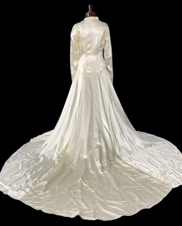 1940&rsquo;S Vintage Liquid Satin Formal Wedding Dress Long Train Vogue Special Design